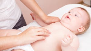 Bronchiolite et kiné respiratoire chez le bébé : ça se discute !