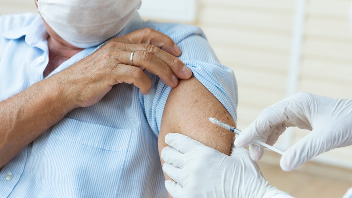 Un Italien tente de se faire vacciner avec un faux bras en silicone