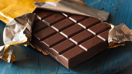 Manger seulement 10 g de chocolat noir à 85 % trois fois par jour vous rend plus heureux, selon une étude