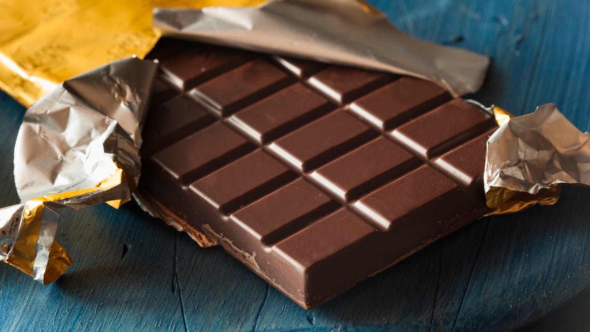 Mauvaise nouvelle pour les gourmands, les bienfaits n’ont pas été démontrés avec du chocolat blanc, au lait ou des friandises au chocolat.