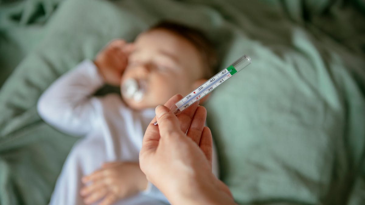 Bebe Est Pris D Une Convulsion Que Faut Il Faire Rapidement Sante Magazine Bebe Est Pris D Une Convulsion Que Faut Il Faire Rapidement Sante Magazine