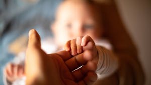 Angoisse de séparation du bébé : comment l'apaiser ?