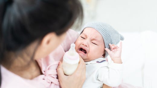 L’œsophagite du bébé : comment la repérer et la traiter ?