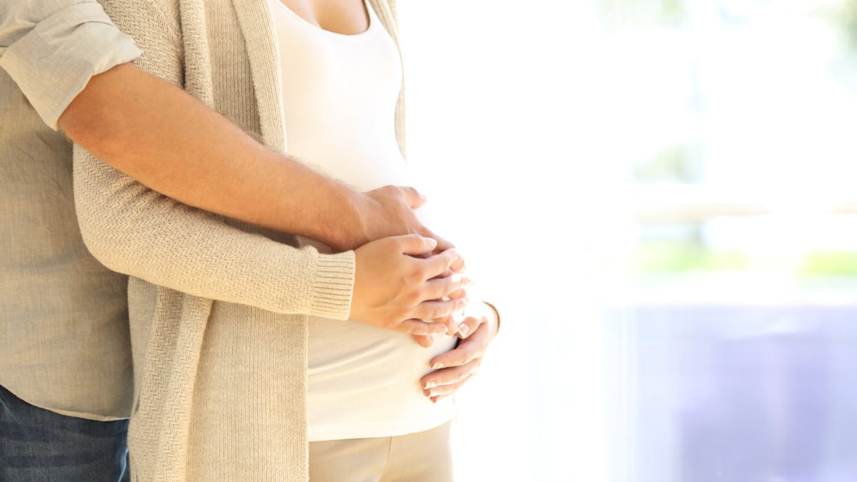 Femme enceinte premiers mois de grossesse