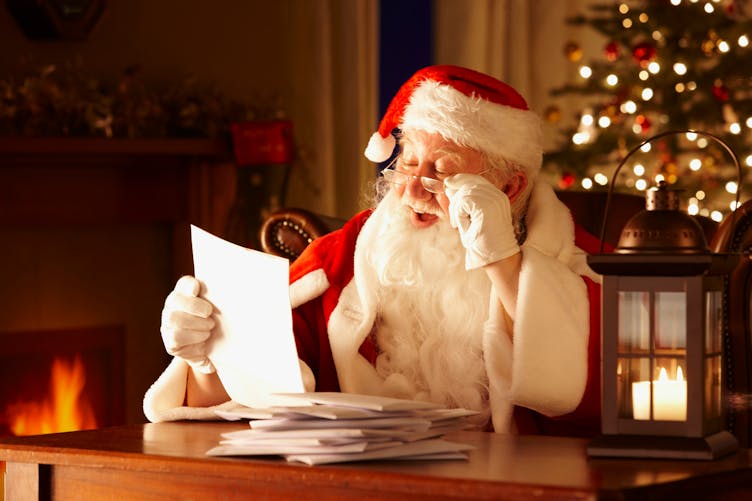 Père Noël : faut-il faire croire aux enfants qu'il existe ?