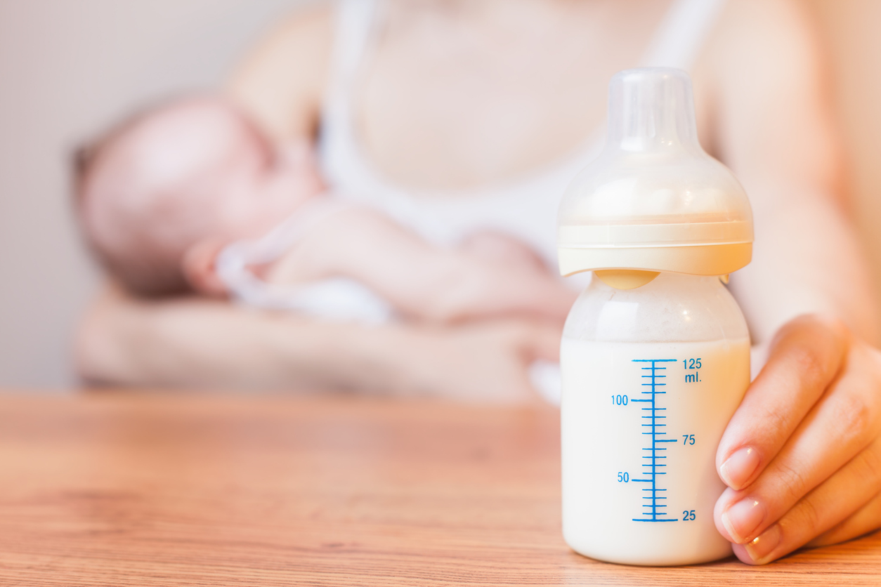 Quelle Quantite De Lait Pour Bebe En Fonction De Son Age Sante Magazine