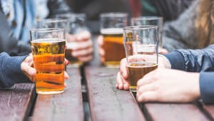  Près d'un tiers des Français admet dépasser le seuil de consommation d'alcool de Santé Publique France