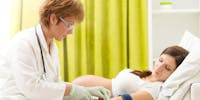 Lupus systémique chez la femme enceinte : une grossesse à risque