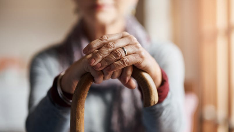 Quelles solutions pour mettre fin à la maltraitance des personnes âgées dans certains établissements ?
