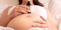 Les huiles essentielles possibles pendant la grossesse