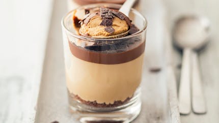 Crème au café et coulis de chocolat
