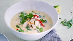 Soupe thaï au poulet et shiitaké