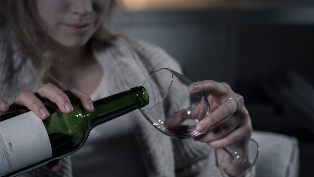 Dépression et alcool : quels sont les risques ?