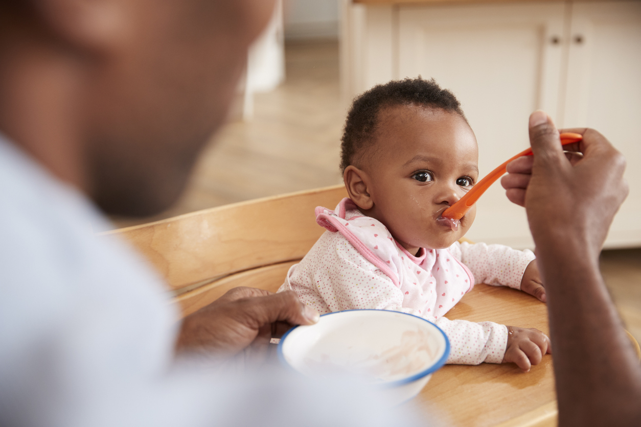 Alimentation D'un Bébé : Comment Débuter La Diversification Alimentaire ? |  Santé Magazine