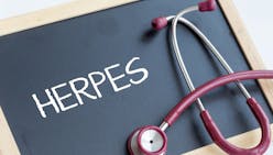 Herpès génital : reconnaître et traiter cette infection sexuellement transmissible