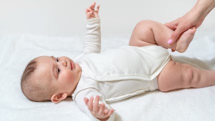 Dysplasie de la hanche chez le bébé : pourquoi un diagnostic précoce est important