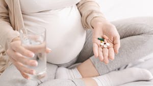 Pourquoi l’acide folique est-il essentiel pendant la grossesse ?
