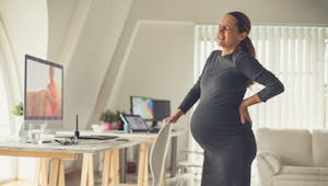 Symphyse pubienne : pourquoi elle peut faire mal pendant la grossesse ?