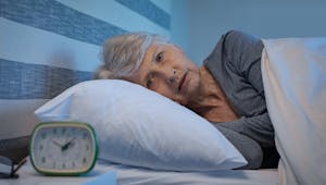 Sommeil : pourquoi dort-on moins bien quand on vieillit ? 