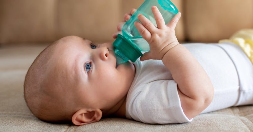 Quelle Eau Est La Plus Saine Pour Mon Bebe Sante Magazine Quelle Eau Est La Plus Saine Pour Mon Bebe Sante Magazine