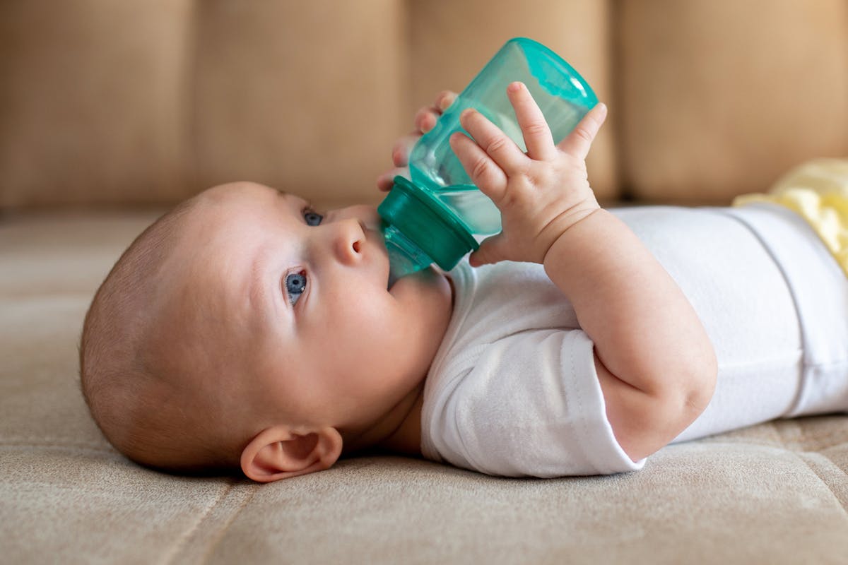 Quelle eau est la plus saine pour mon bébé ?
