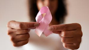 Cancer du sein triple négatif : un collectif réclame d'urgence l'accès à des traitements novateurs