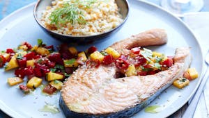 Darne de saumon aux poivrons et quinoa