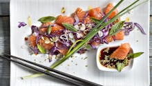 Sashimi de saumon au chou rouge