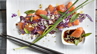 sashimi-de-saumon-au-chou-rouge