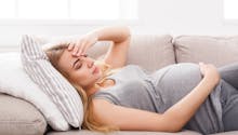 Maux de tête pendant la grossesse : d'où viennent-ils et comment les soulager ?
