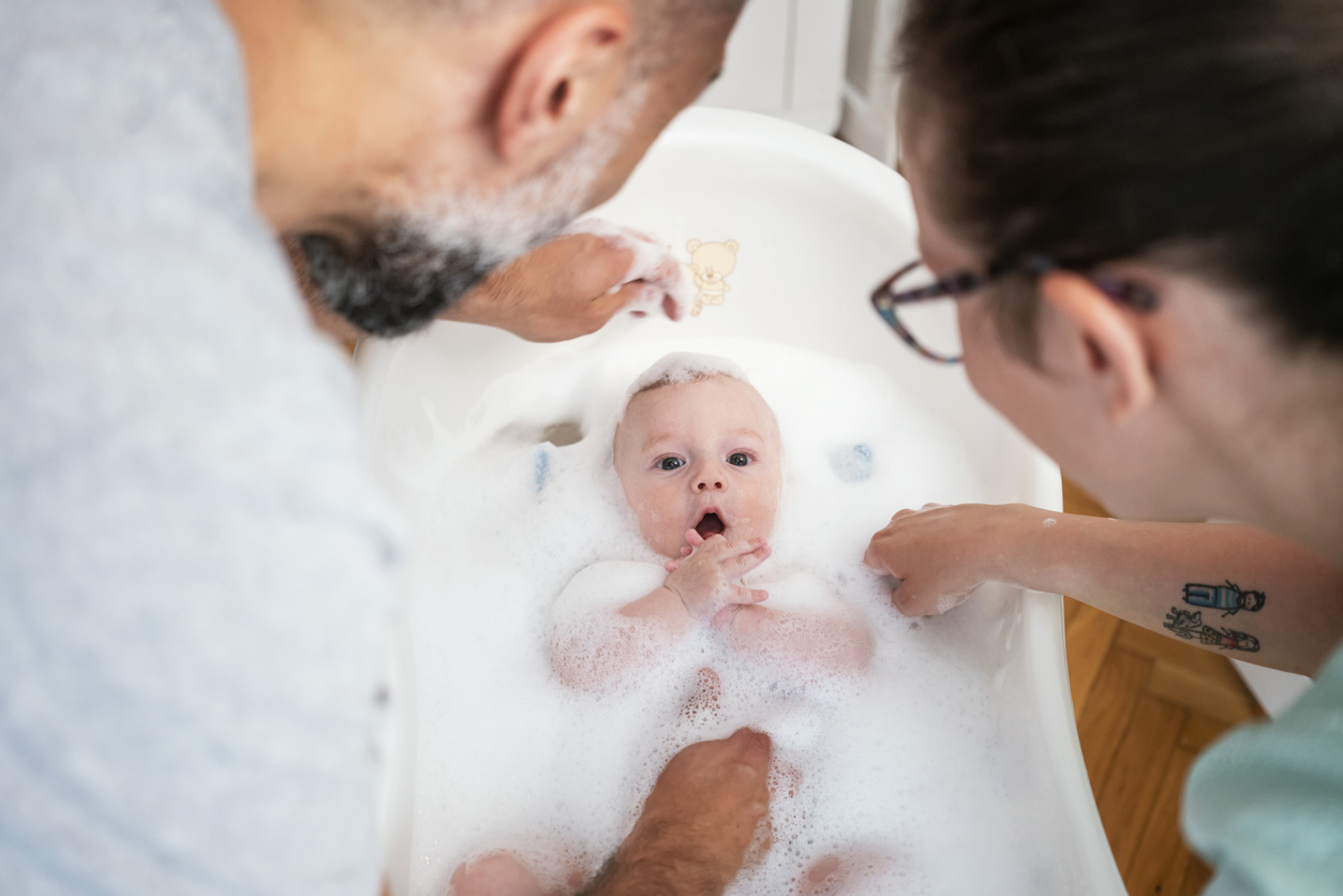 Tout Savoir Sur Le Bain Libre De Bebe Sante Magazine