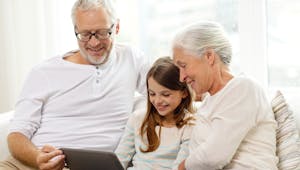 Naviguer sur internet en toute sécurité avec vos petits-enfants