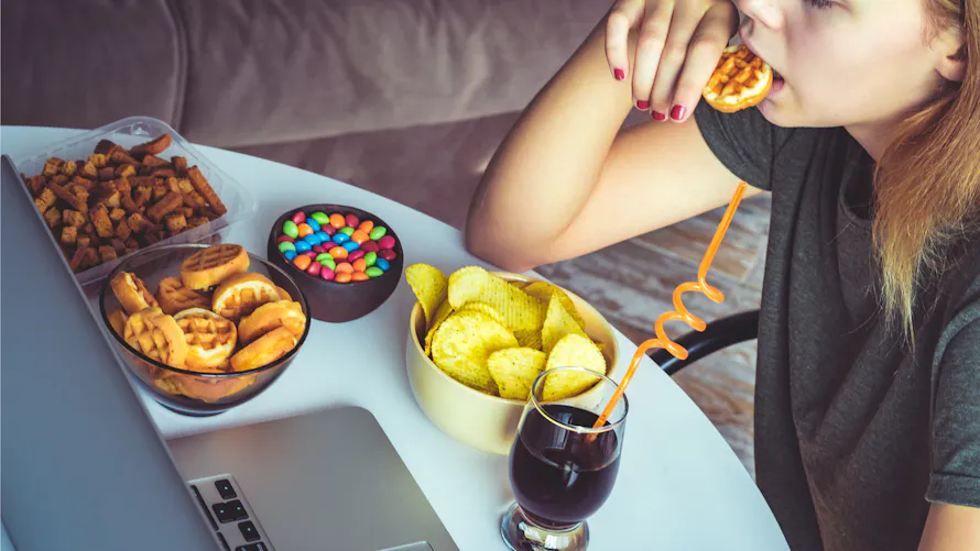 Snacking sain : 10 aliments à grignoter qui ne font pas prendre de poids Snacking sain : 10 aliments à grignoter qui ne font pas prendre de poids