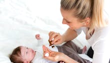 Poussées dentaires de bébé : les soulager avec l'homéopathie