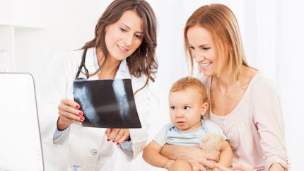 Bébé passe une radiographie : tout ce qu'il faut savoir