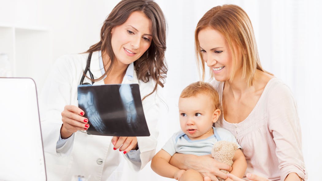 Bébé passe une radiographie : tout ce qu'il faut savoir