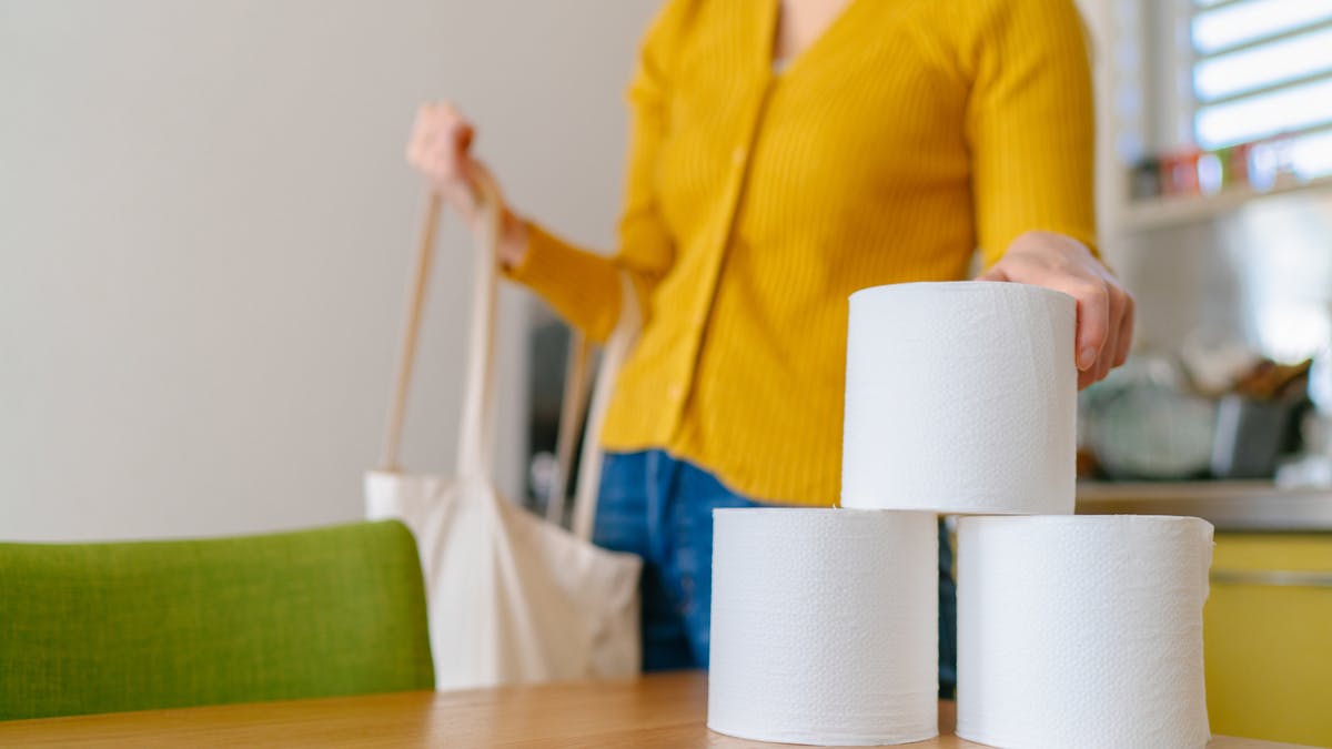Diarrhee Jaune Quelles En Sont Les Causes Que Faire Sante Magazine Diarrhee Jaune Quelles En Sont Les Causes Que Faire Sante Magazine