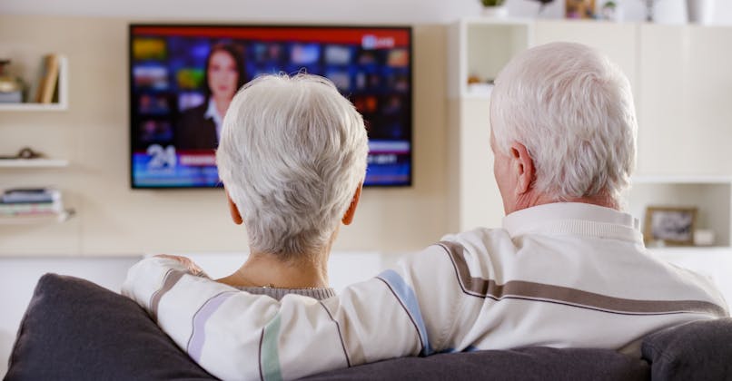 Les plus de 60 ans qui restent assis pendant de longues périodes à regarder la télévision ont un risque supérieur de souffrir de démence.