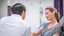 Chimiothérapie : bientôt une administration simplifiée sous la peau ?