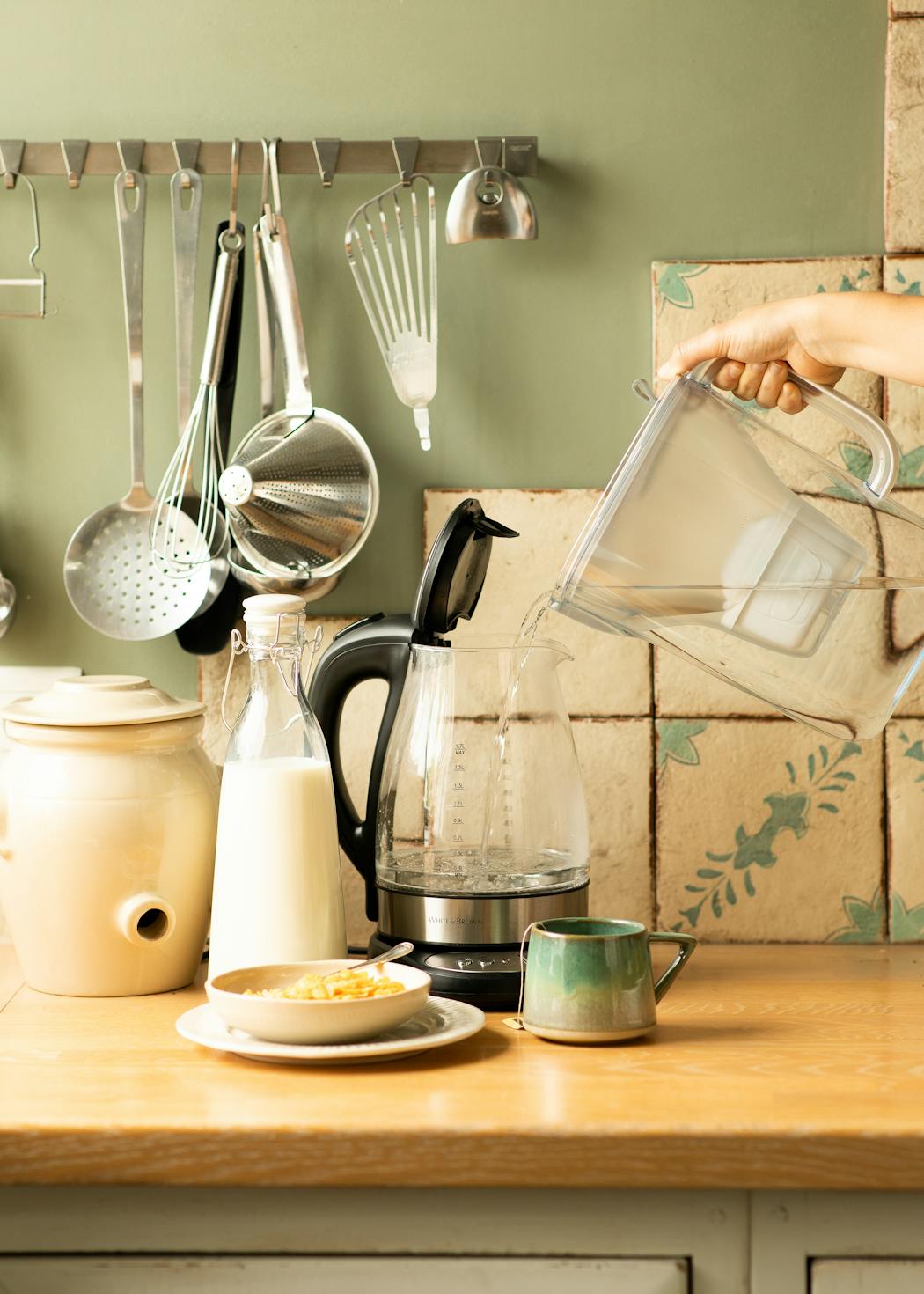 5 bonnes raisons de passer à la carafe filtrante 2 2021 fr socialmediashooting style kettle