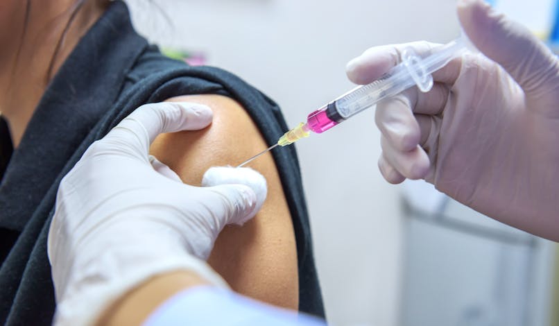 Vaccin grippe 2022-2023 : pour qui ? avec le vaccin Covid ? quand ?