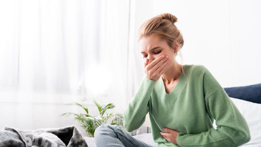 Nausées et vomissements : quelles causes ? quels traitements ? quand consulter ?