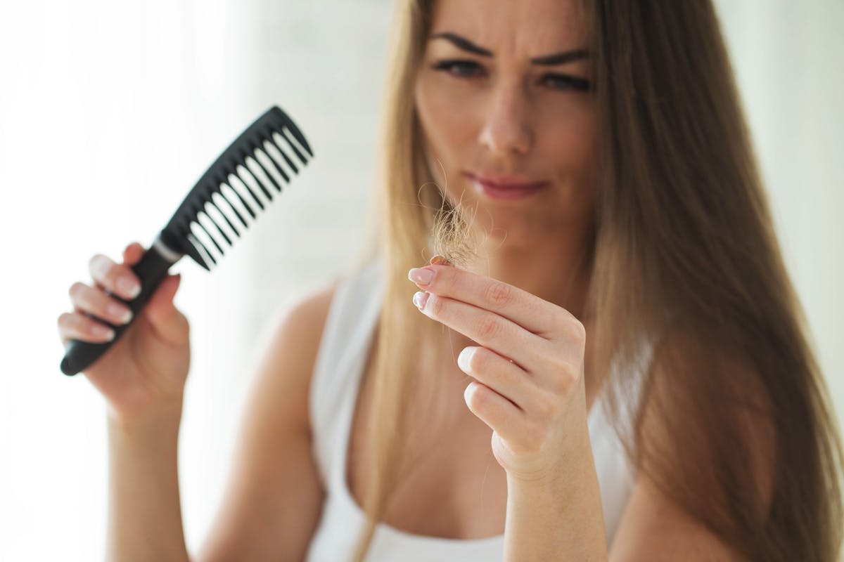 Perte de cheveux : que faire ? | Santé Magazine
