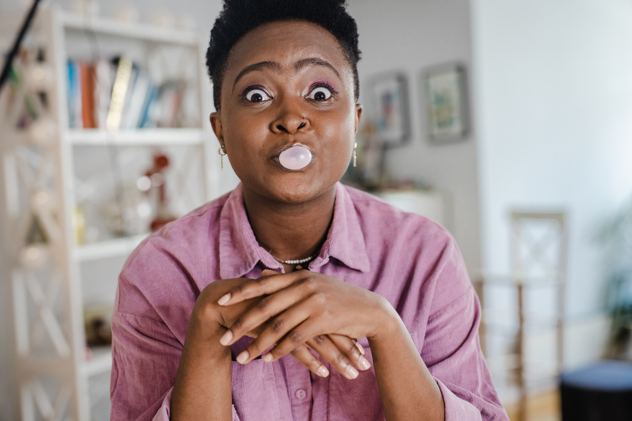 Les chewing-gums sont-ils vraiment bénéfiques pour la santé ? 