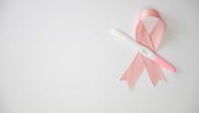 Cancer du sein et grossesse : une étude rassure quant aux effets de l’interruption du traitement