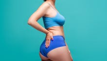 Fesses, hanches, bras : la graisse sous-cutanée des femmes protégerait le cerveau de l’inflammation