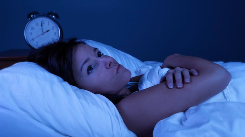 Des chercheurs ont mené une étude afin de mieux comprendre la relation entre le sommeil et les douleurs lombaires.