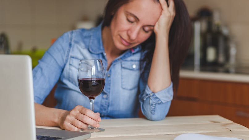 Alcoolisme : que signifie être dépendant à l’alcool ?