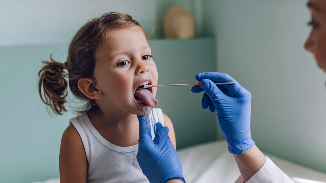 Angine Gorge Patch's Rouges Comment soigner le mal de gorge chez l'enfant ? | Santé Magazine