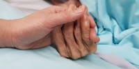 Euthanasie : le difficile débat sur l’aide active à mourir